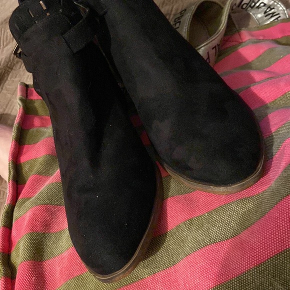 Amelie Grace Black suede booties with ankle buckle size 10 brand new - Picture 7 of 9
